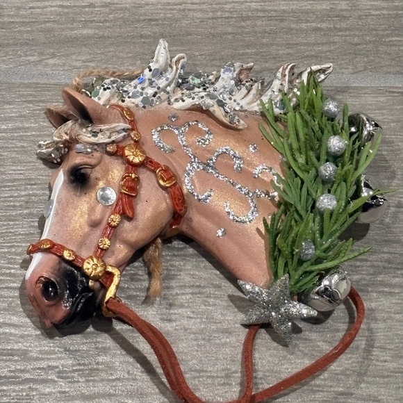 Holiday Horses: “Sleigh Bells" design. Decorated horse Christmas ornament - Picture 12 of 12